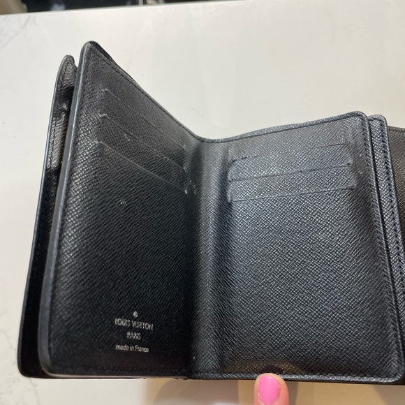 Louis Vuitton wallet - Picture 2 of 9
